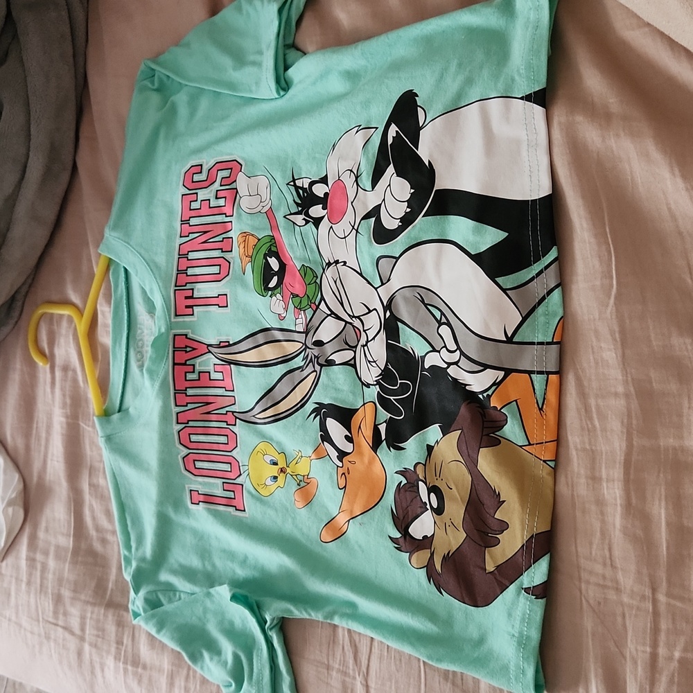 Looney tunes t shirt